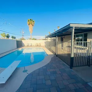  Holiday home Upscale Getaway